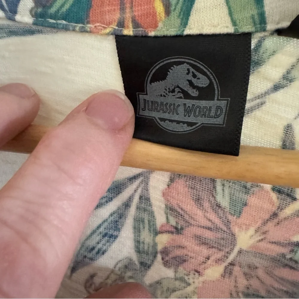 Jurassic World Park Ranger Button Down Hawaiian Camp Shirt XL Jungle Print - Picture 9 of 10